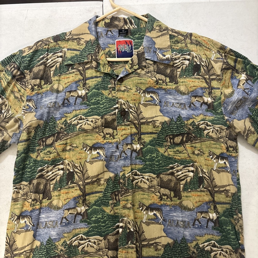 VINTAGE D'EM CRAZY Men's Button Up Alaska Wildlife Shirt Moose Bear Wolf EXC